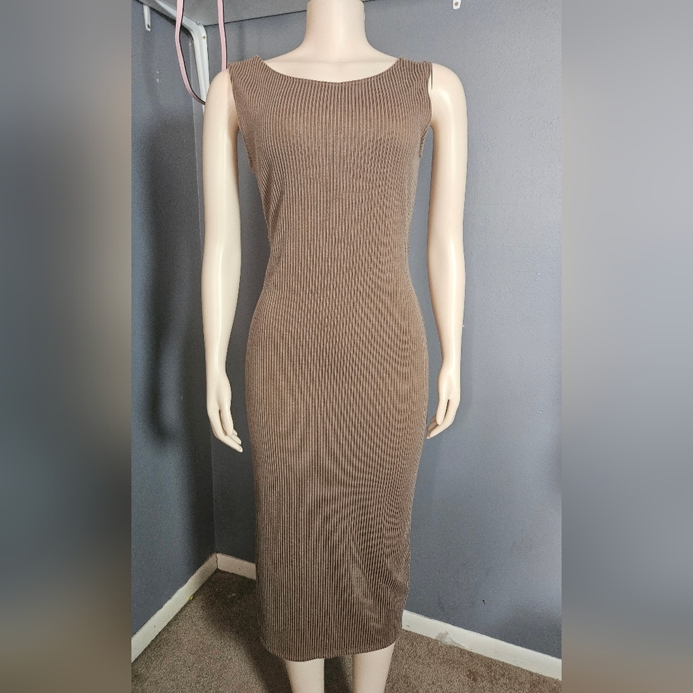 Classic Ribbed Midi Dress - Brown